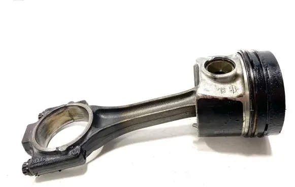 Volkswagen Golf VII Piston with connecting rod 0790X