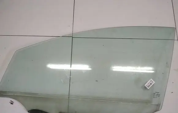 Toyota Corolla Verso AR10 Front door window glass four-door AS2