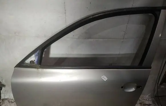 Skoda Superb B5 (3U) Front door rudos