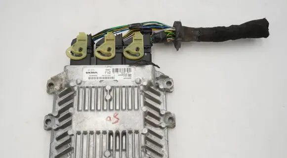 Volvo V50 Engine control unit/module 31211071AA