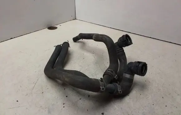 Volkswagen Golf VI Engine coolant pipe/hose