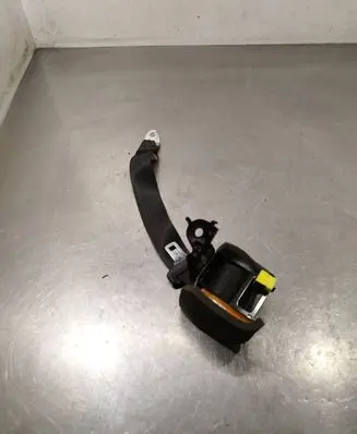 Mazda 6 Rear seatbelt