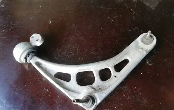 BMW 1 E81 E87 Front lower control arm/wishbone