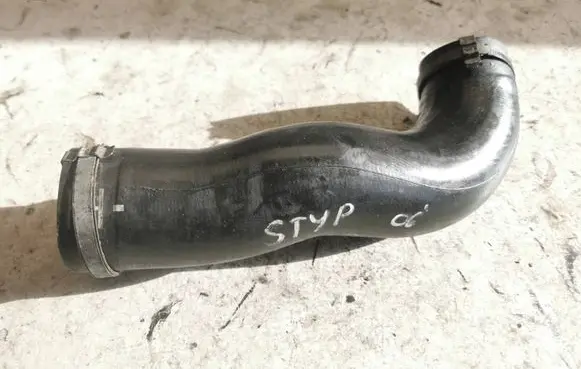 Intercooler hose/pipe