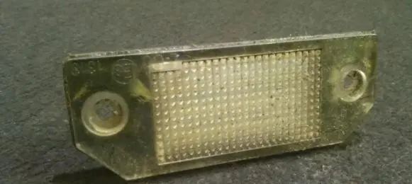 Peugeot 308 Number plate light e81319