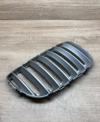 BMW X5 E53 Front bumper upper radiator grill 7124816