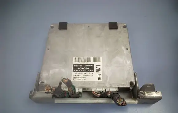 Lexus IS 200-300 Engine control unit/module ECU 8966153030 1753002541
