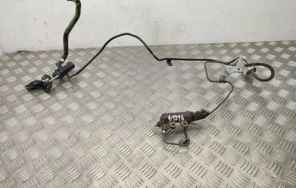 Toyota RAV 4 (XA40) Clutch master cylinder