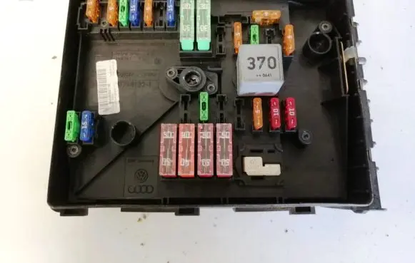 Skoda Octavia Mk2 (1Z) Fuse box set 1k0937125a 0-1718307-1