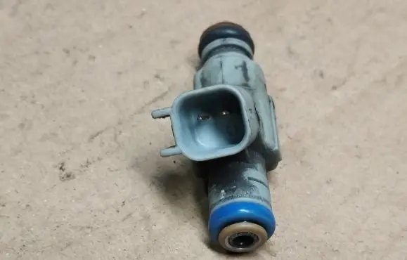 Chrysler Neon II Fuel injector 04891345AA