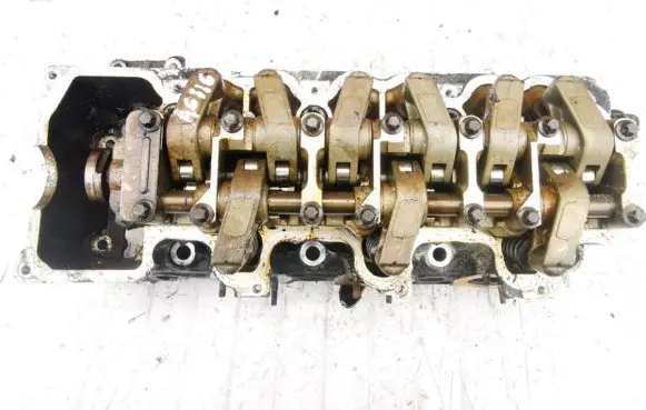 Chrysler Crossfire Engine head 