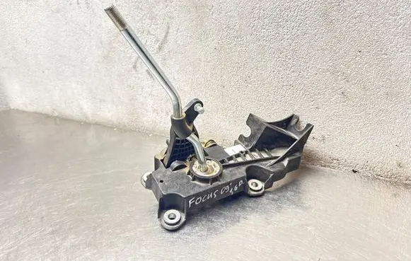 Ford Focus Gear shifter/selector 111192093
