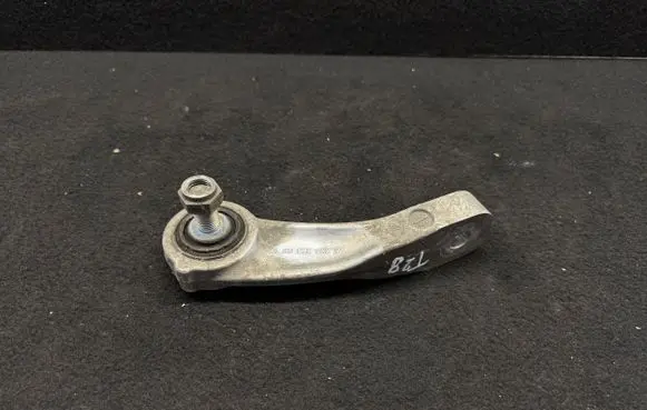 Mercedes-Benz C W205 Front anti-roll bar/stabilizer link 2053230817