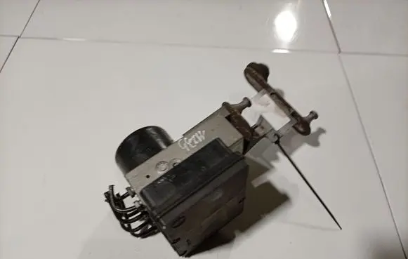Mercedes-Benz C W203 ABS Pump A0345457832