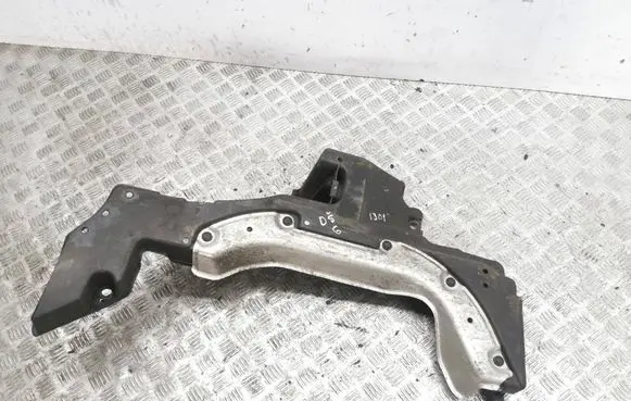 Toyota Prius (XW50) Trunk boot underbody cover/under tray 