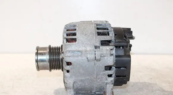 Volkswagen Golf Sportsvan Generator/alternator 04C903023K