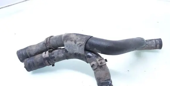 Volkswagen PASSAT B6 Engine coolant pipe/hose