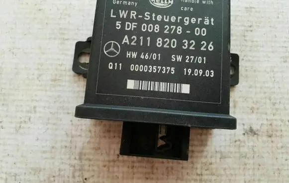Mercedes-Benz E W211 Light module LCM A211820322 211820322