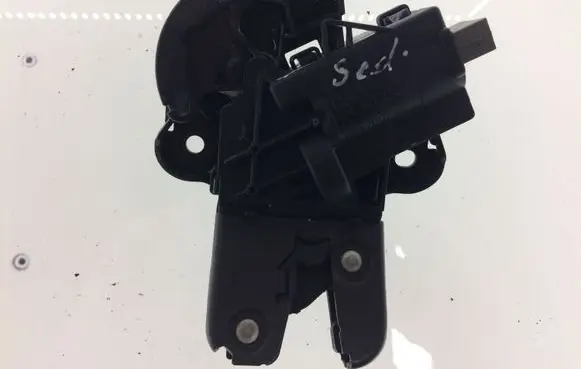 Audi A6 S6 C6 4F Tailgate/trunk/boot lock/catch/latch 4F5827505C