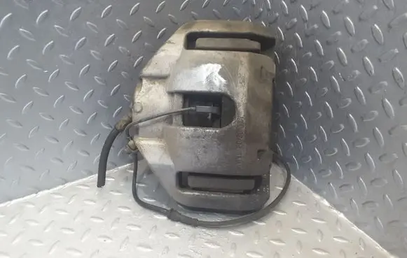 BMW 5 E60 E61 Front brake caliper 6030324
