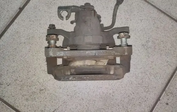 Rear brake caliper