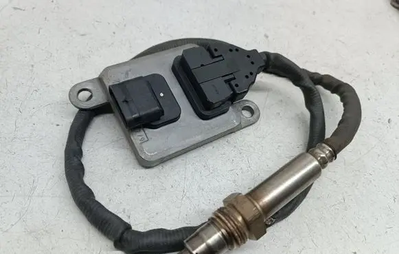 Mercedes-Benz Vito Viano W447 Lambda probe sensor A0009050108 0009050108