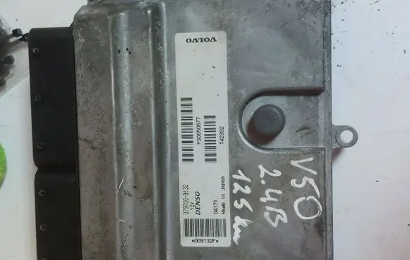Volvo V50 Engine control unit/module 0797009132 P30650677 T42992