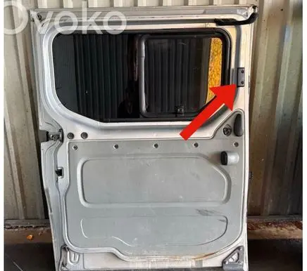 Opel Vivaro Sliding door trim 7700352585