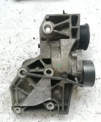 Opel Insignia A A/C compressor mount bracket 55582510