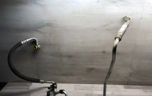 Air conditioning (A/C) pipe/hose