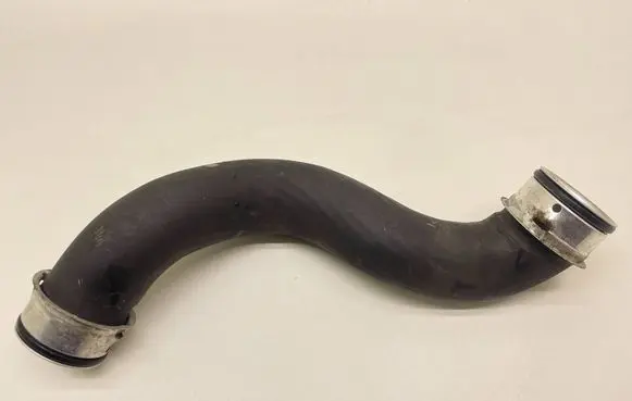 Mercedes-Benz C W204 Engine coolant pipe/hose A2045011682