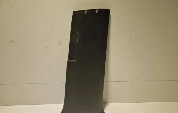 (B) pillar trim (bottom)