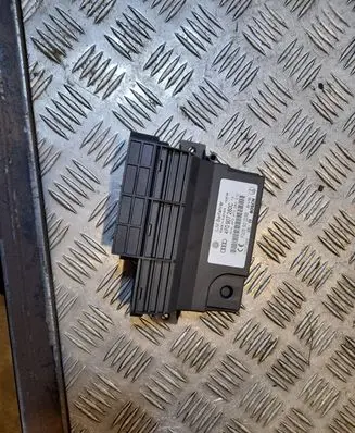 Audi A6 S6 C6 4F Power management control unit 4F0907280C