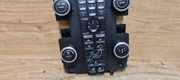 Volvo V50 Climate control unit 30782541