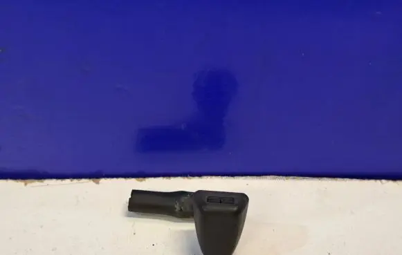 Volvo V70 Windshield washer spray nozzle 9178879