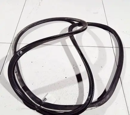 Volkswagen Caddy Rubber seal front coupe door 