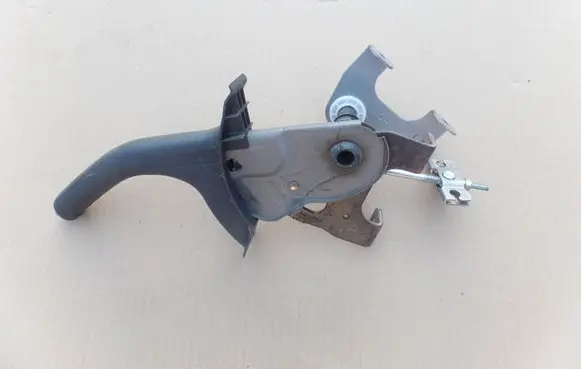 Hyundai i30 Handbrake/parking brake lever assembly