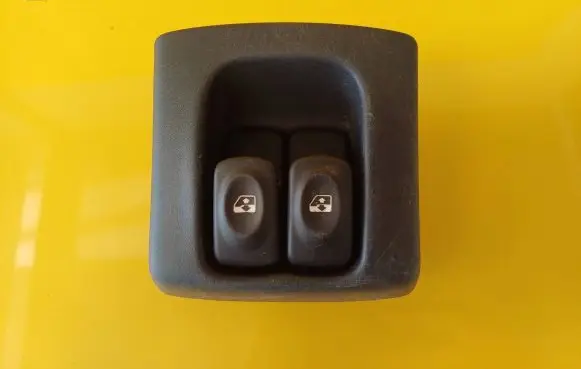 Renault Megane I Electric window control switch 7700843250AT 7700841069