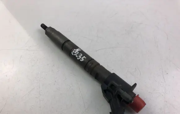 Volvo V60 Fuel injector 31303238