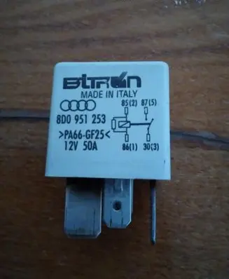 Volkswagen PASSAT B5.5 Other relay 8D0951253