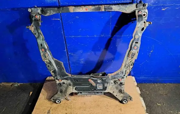 Volvo XC70 Front subframe 31201148
