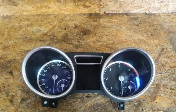 Mercedes-Benz ML W166 Speedometer (instrument cluster) A1669003806 A1669018101 0263683122