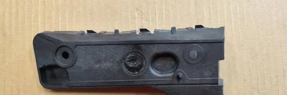 Audi A4 S4 B6 8E 8H Front bumper mounting bracket 8E0807284