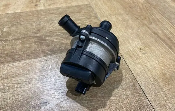 Land Rover Discovery Sport Water pump J9D38501AA J9D318D473AA M0090940