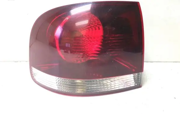 Volkswagen Touareg I Rear/tail lights 282590027L6945257