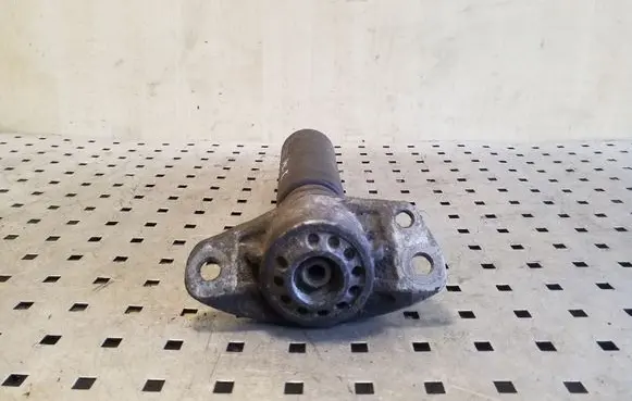 Audi TT TTS Mk2 Front shock absorber mounting bracket 