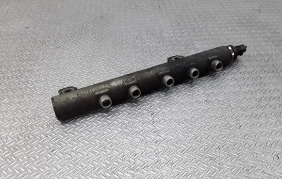 Opel Zafira B Fuel main line pipe 0445214095
