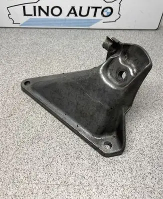 BMW 5 E60 E61 Engine mounting bracket 6761149