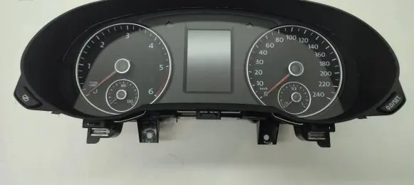 Volkswagen Sharan Speedometer (instrument cluster) 7N0920870A