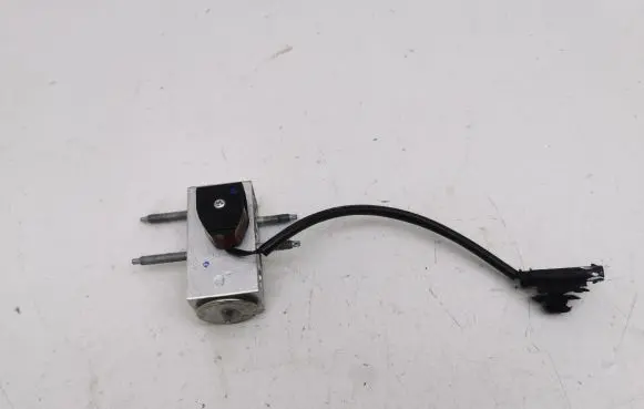 Citroen C4 III e-C4 Air conditioning (A/C) expansion valve T99085BB